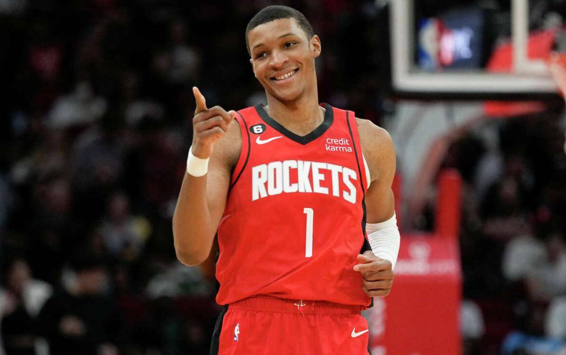 包含刷新纪录首场状态出色，塞尔维亚队观众沸腾！，字母哥重返赛场再创辉煌时刻的词条-爱游戏智能体验